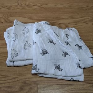 Set of two 100% cotton swaddles